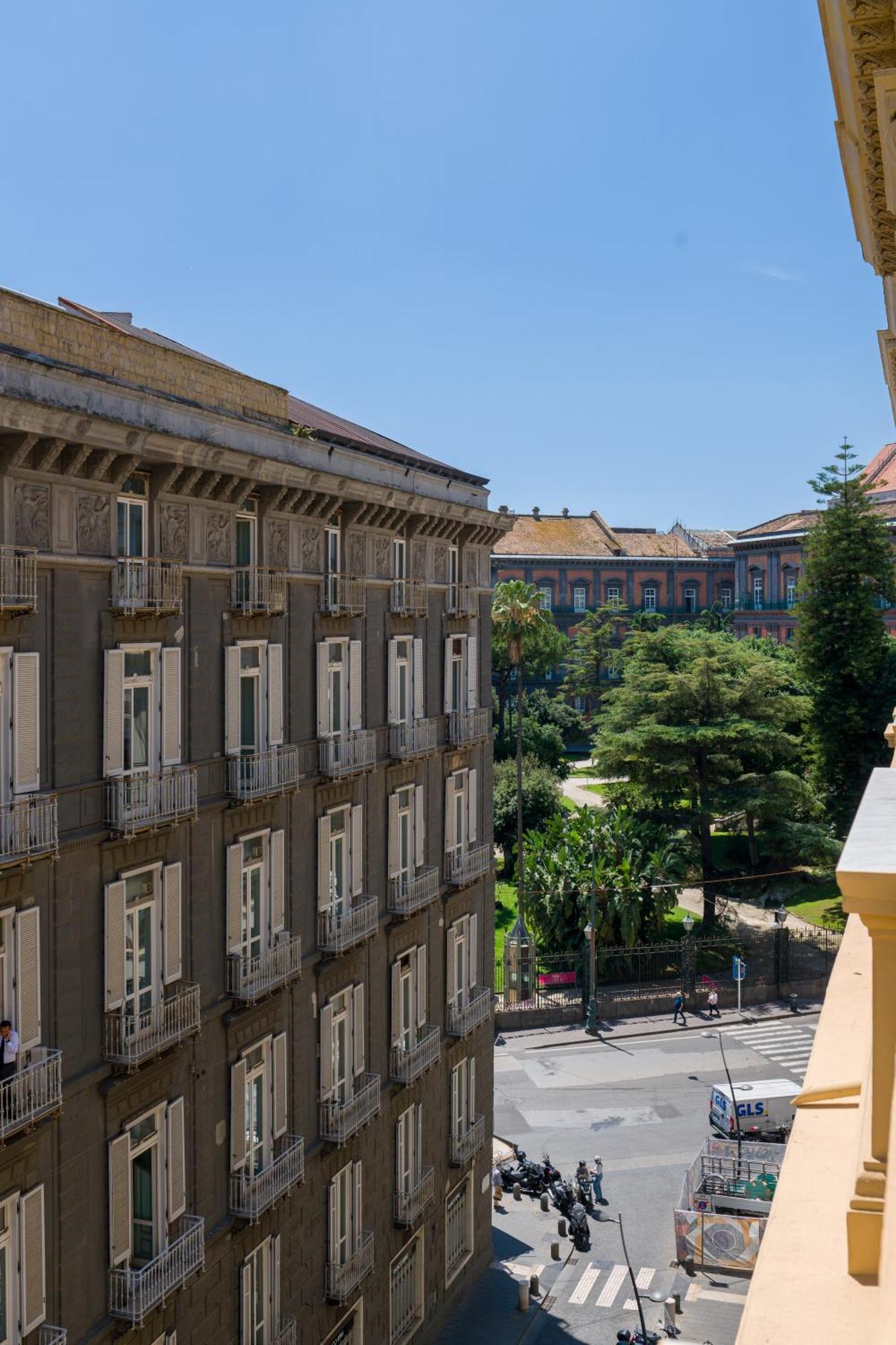Pretaloger Verdi 18 Aparthotel Napels